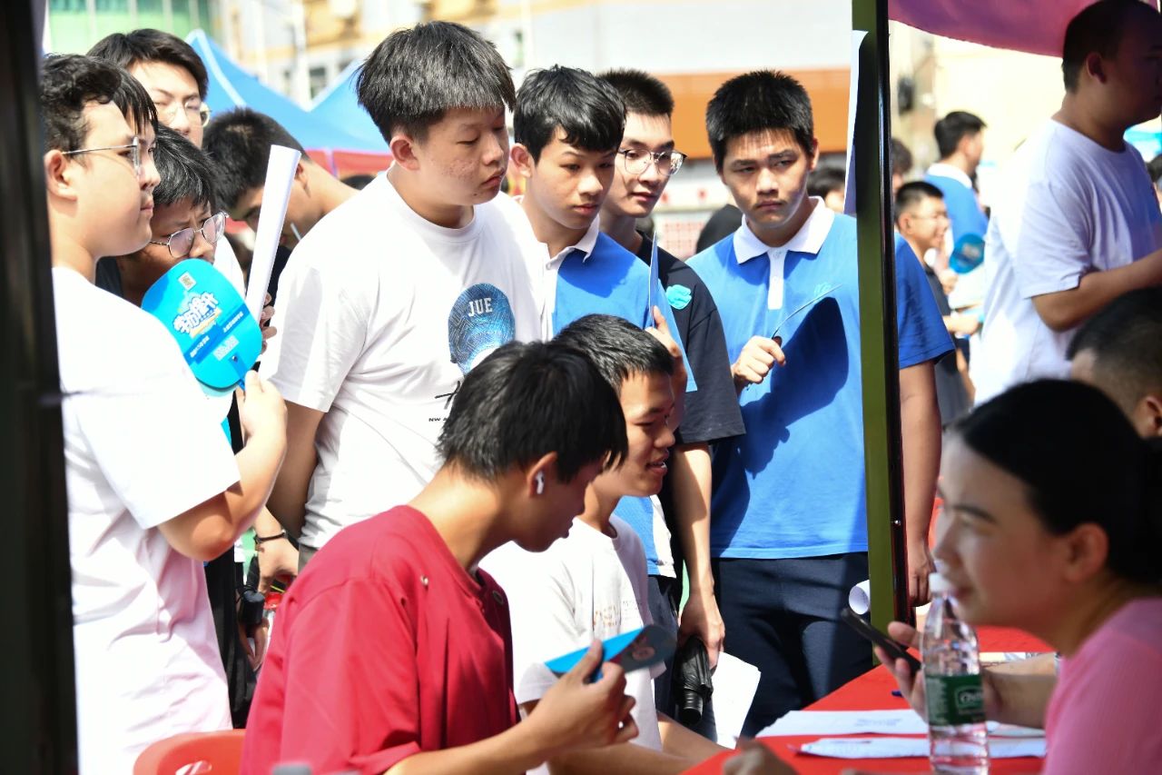 深圳市携创高级技工学校成功举办2025年