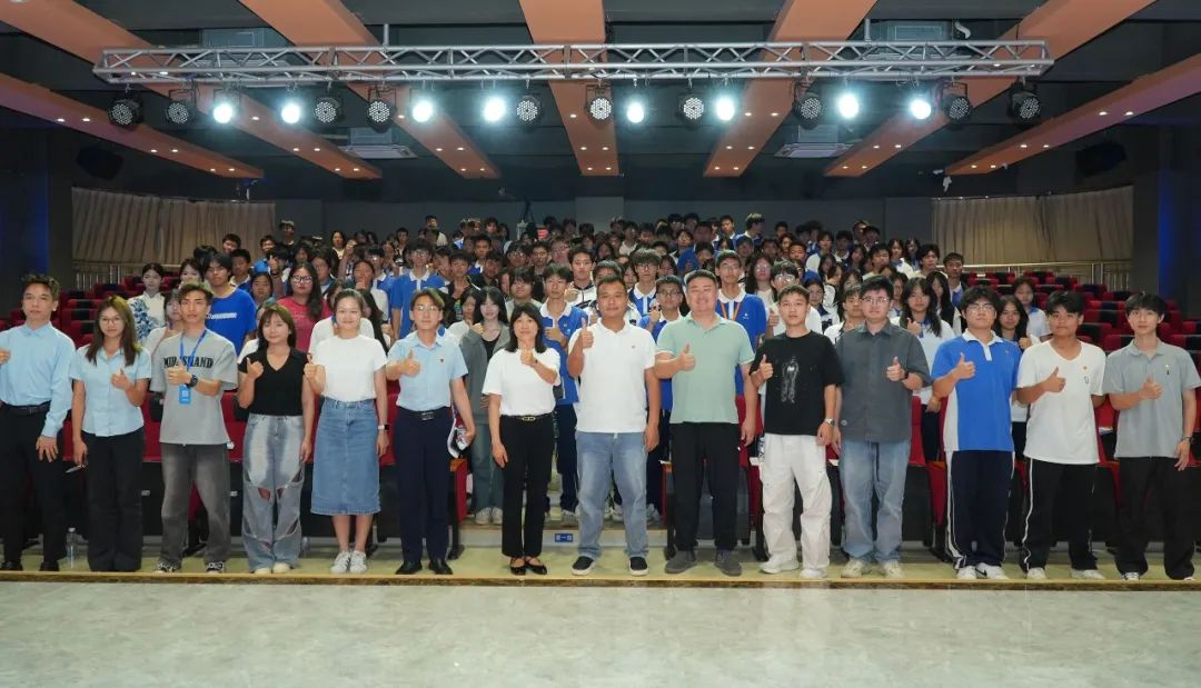 深圳市携创高级技工学校召开学生组织总结表