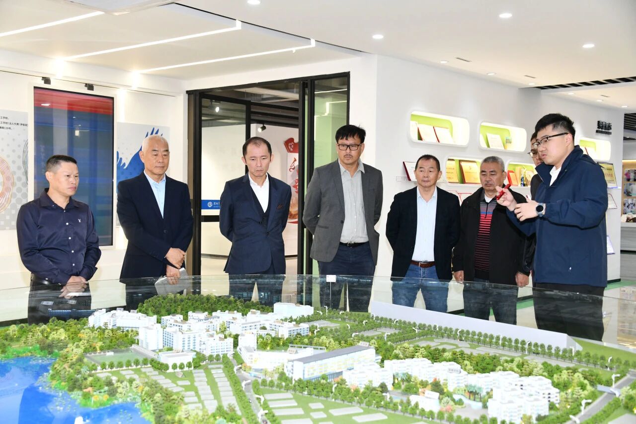 新能源产业总会代表团到访深圳市携创高级技