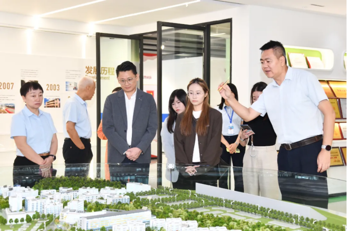 英国TQUK代表团到访深圳市携创高级技工